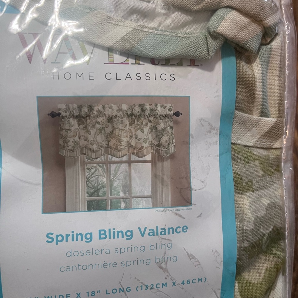 Waverly Spring Bling Valance - Green and Cream Floral